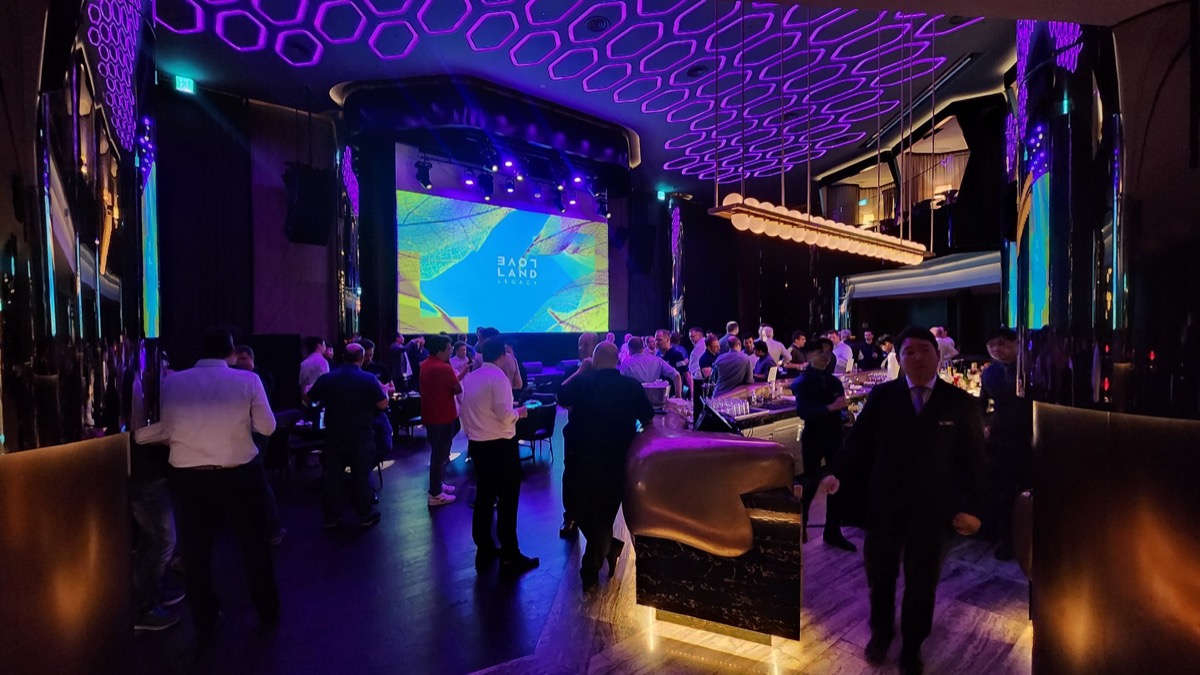 Atlas Copco APAC leadership forum delegates on-site in Seoul, end-to-end production by REFAD